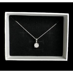NWT 1/10 ct tw Diamond Cluster 925 Sterling Silver Pendant & Chain 18"